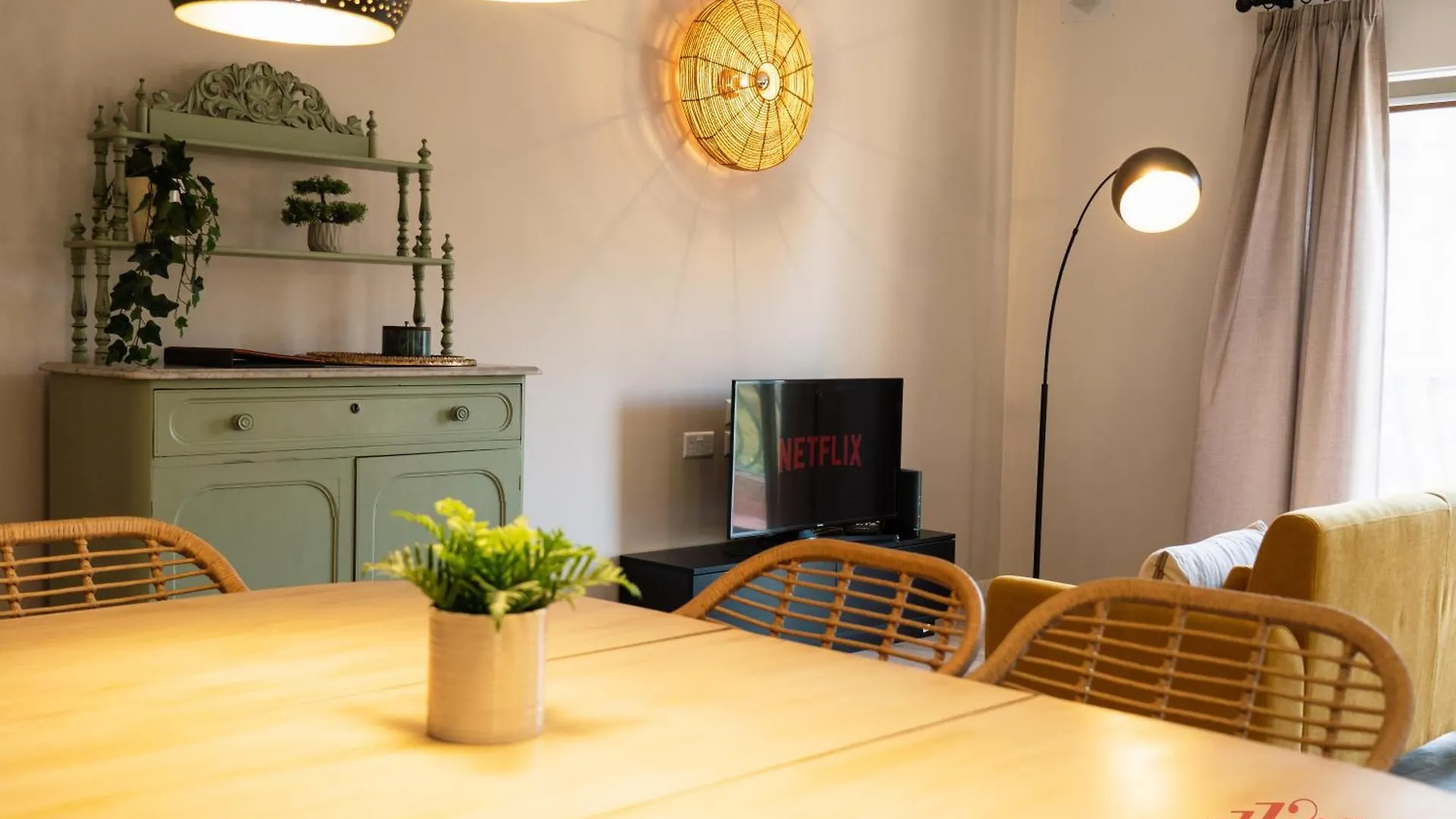 Stylish & Stunning Holiday Home In St Julians Saint Julian's